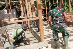 Karbak TNI AD RTLH Bapak Hilarius di Desa Sioban